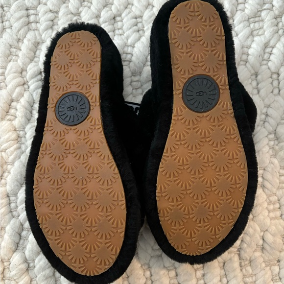Black Oh Yeah Ugg Slippers Size 9 - Picture 3 of 3